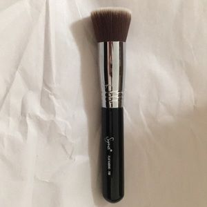 Sigma F80 kabuki brush
